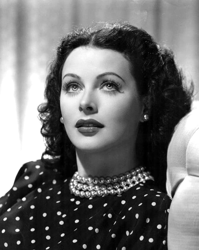 Black-and-white Hollywood publicity portrait of Hedy Lamarr from 1944.